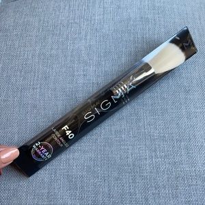 Sigma Beauty F40 LARGE ANGLED CONTOUR BRUSH